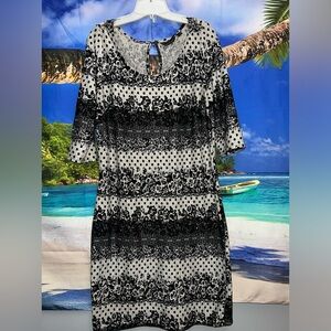 Mlle Gabrielle Size 1X Black Gray 3/4 Sleeve Floral Midi Shift Dress